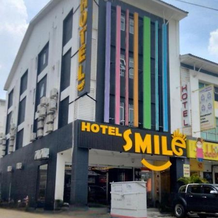 Smile Hotel Cheras Sri Permaisuri Куала Лумпур Екстериор снимка